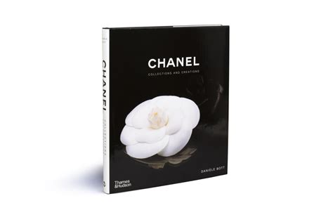 chanel buch deko weiss|Chanel: Collections and Creations : Bott, Daniele: .